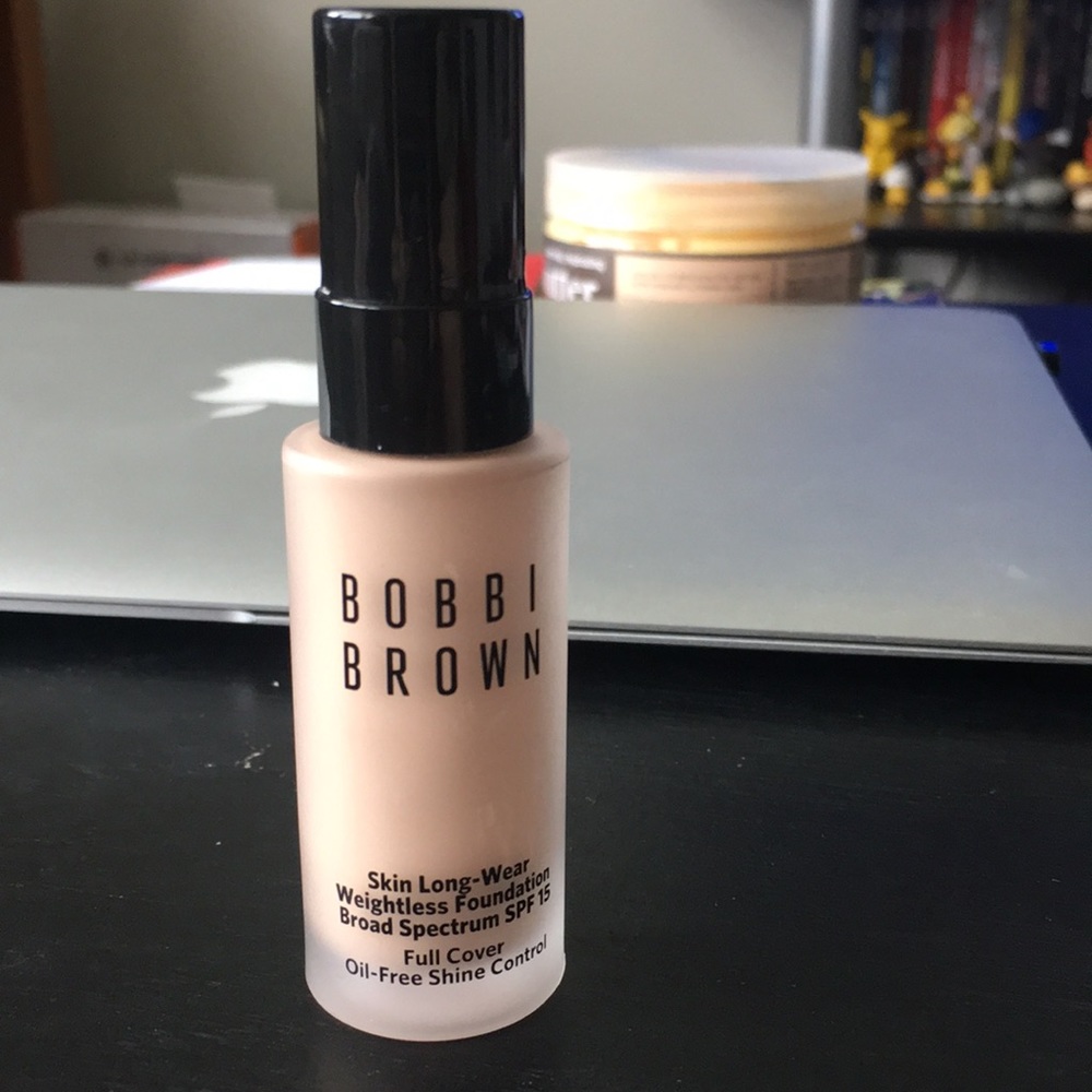 Bobbi Brown skin long-wear weightless foundation